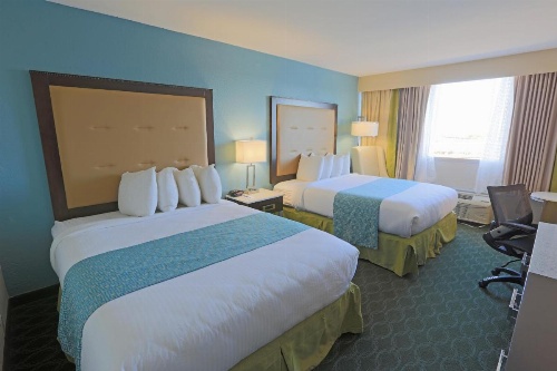 Wyndham Garden Kenosha Harborside image 17