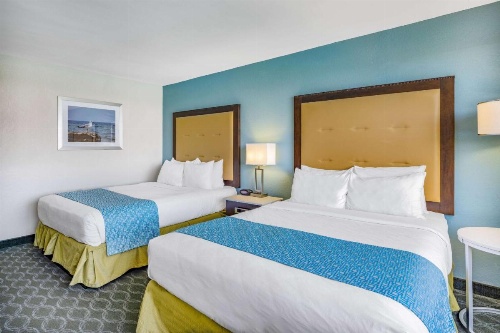Wyndham Garden Kenosha Harborside image 35